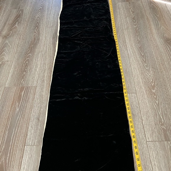 Vintage Burberry Black and Cream Viscose & Silk Shoulder Wrap Scarf - Picture 9 of 13